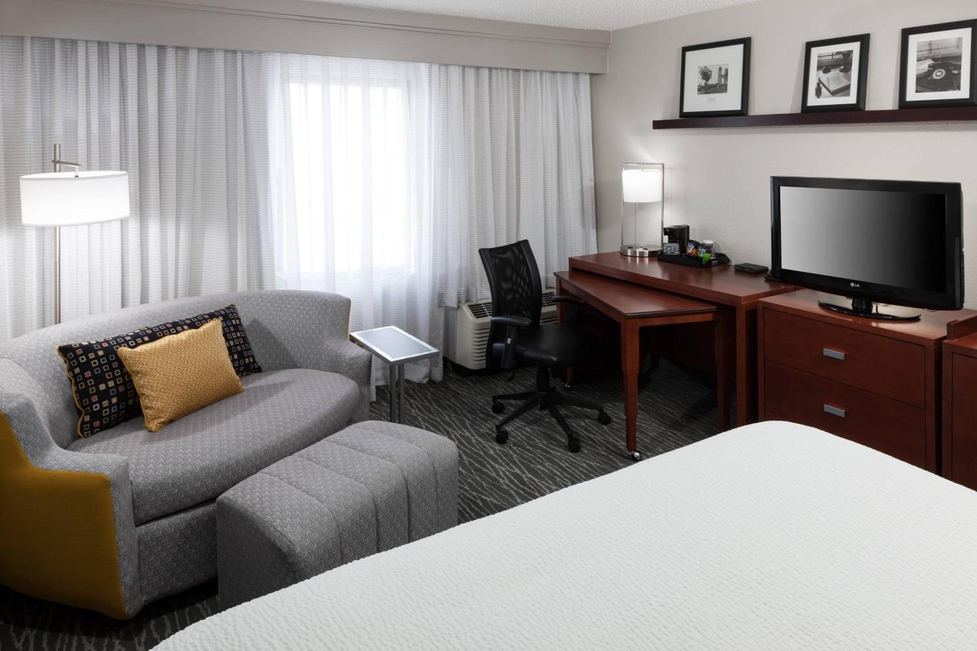 Courtyard By Marriott Waco Hotel Bagian luar foto